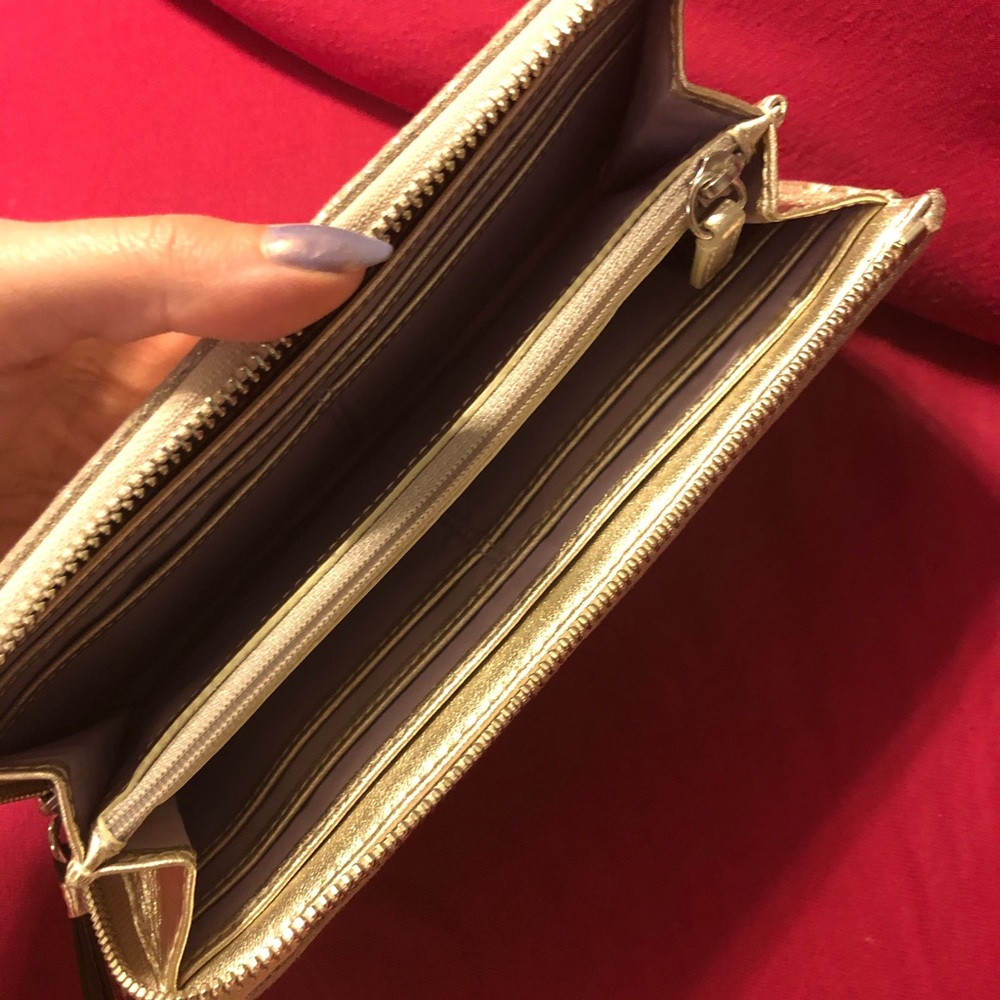 Coach Poppy Wallet - Picture 3 of 5